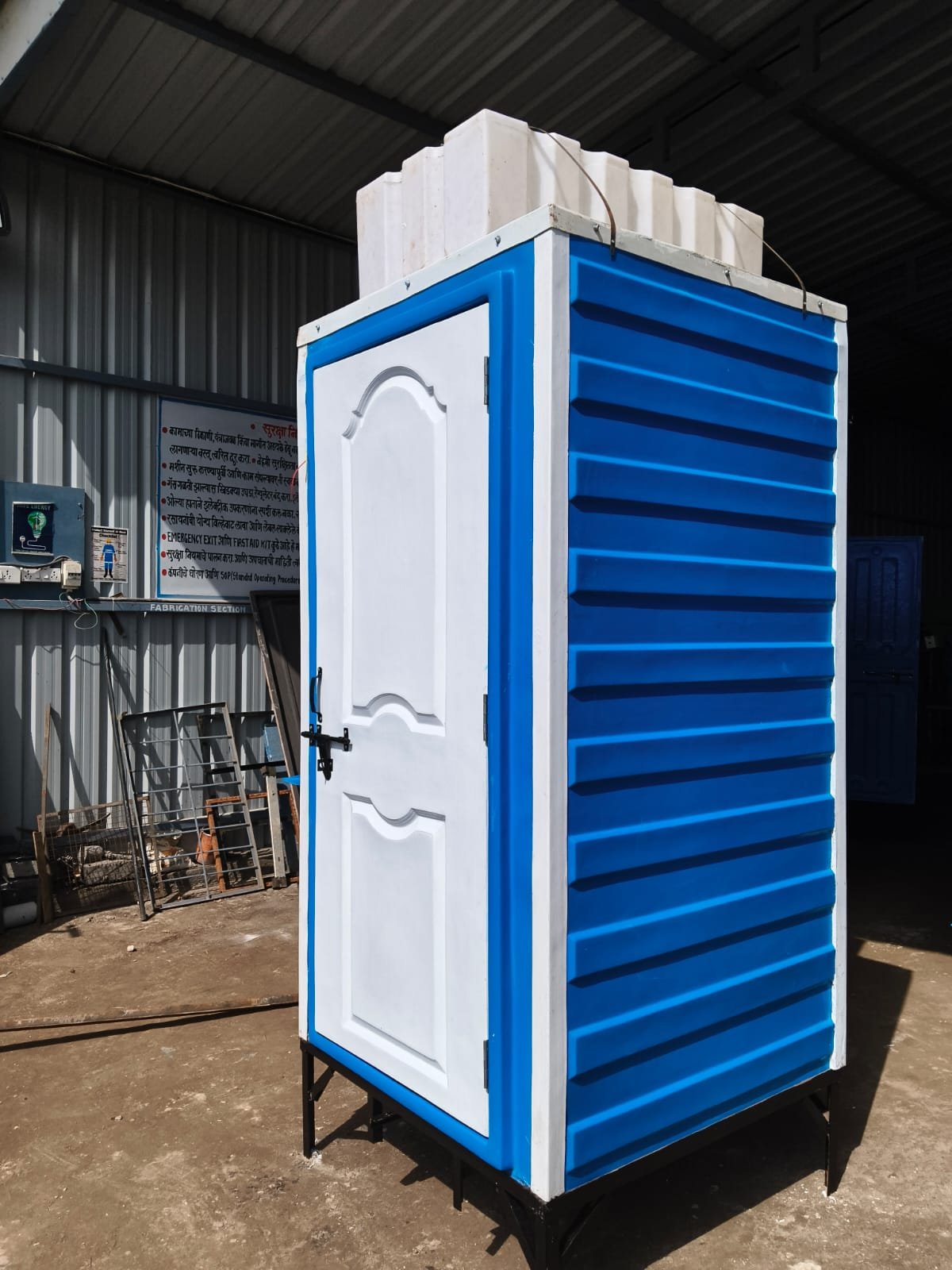 FRP Portable Toilet 39